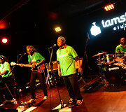  &bdquo;The Refugee All Stars&ldquo; koncerto akimirka 