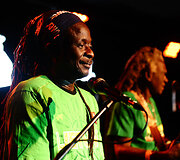  &bdquo;The Refugee All Stars&ldquo; koncerto akimirka 