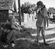 Filmo &bdquo;Koklektyviai sodai&ldquo; filmavimo akimirka