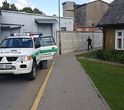 Juvelyrinių dirbinių parduotuvės apiplė&scaron;imas &Scaron;ilutėje