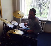 Yamaha muzikos mokyklos nuotrauka.