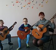 Yamaha muzikos mokyklos nuotrauka.