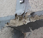 Marijampolės daugiabučio gyventojai skundžiasi prasta renovacijos darbų kokybe