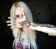 Simonos Milinytės tatuiruotė