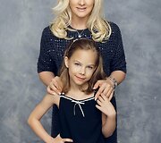 Diana Dargienė su dukra Une
