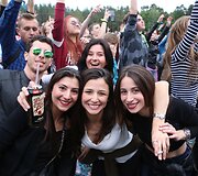 &bdquo;Summerburst&ldquo; festivalininkai