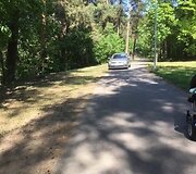 &bdquo;CityBee&ldquo; priklausantis &bdquo;Volkswagen&ldquo; važinėjo Panemunės &scaron;ilo pėsčiųjų takais