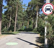 &bdquo;CityBee&ldquo; priklausantis &bdquo;Volkswagen&ldquo; važinėjo Panemunės &scaron;ilo pėsčiųjų takais