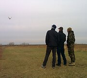 Valdyti bepiločius lėktuvus kariai mokosi Kijevo pakra&scaron;tyje.