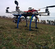 Valdyti bepiločius lėktuvus kariai mokosi Kijevo pakra&scaron;tyje.