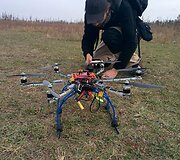 Valdyti bepiločius lėktuvus kariai mokosi Kijevo pakra&scaron;tyje.