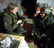 &bdquo;Pravyj Serktor&ldquo; medikų bazė Peskuose. Jana &ndash; kairėje.