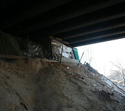 Karių gyvenimo sąlygos po viaduku