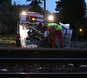 Prancūzijoje traukinys pervažiavo automobilį
