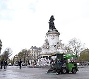 Paryžiaus Respublikos aik&scaron;tė po protestuotojų susirėmimų su policija