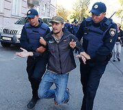 Kijeve aktyvistai užblokavo Rusijos ambasadą
