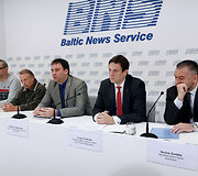 Spaudos konferencija apie transporto darbuotojų i&scaron;naudojimo istorijas