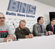 Spaudos konferencija apie transporto darbuotojų i&scaron;naudojimo istorijas