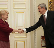 2009-07-24 Valstybės vadovė priėmė Lietuvos nacionalinio radijo ir televizijos generalinį direktorių A. Siaurusevičių 2009-07-24