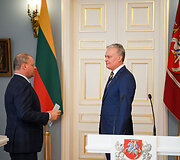 Saulius Skvernelis, Gitanas Nausėda