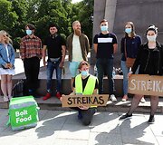 &bdquo;Bolt Food&ldquo; kurjerių piketas dėl viena&scaron;ali&scaron;kai sumažintų tarifų