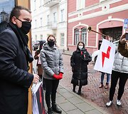 A. Dudos vizitą Lietuvoje moterų teisių gynėjai pasitiko protestais