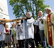 Lietuvos jaunimo kryžius Palėvenės bažnyčioje 2010 m.