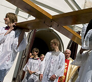 Lietuvos jaunimo kryžius Palėvenės bažnyčioje 2010 m.