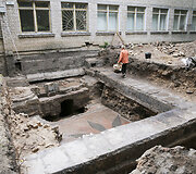 Vilniaus didžiosios sinagogos tyrimų vietoje pristatyti archeologiniai radiniai ir tyrimų rezultatai