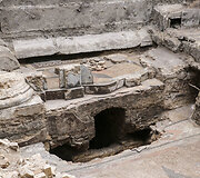 Vilniaus didžiosios sinagogos tyrimų vietoje pristatyti archeologiniai radiniai ir tyrimų rezultatai