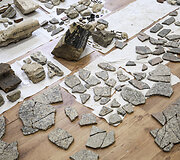 Vilniaus didžiosios sinagogos tyrimų vietoje pristatyti archeologiniai radiniai ir tyrimų rezultatai