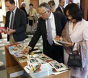 Arūno Baltėno fotografijų paroda &bdquo;Kataliki&scaron;kas liaudies pamaldumas Lietuvoje&ldquo; Vatikano universiteto bibliotekoje