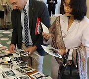 Arūno Baltėno fotografijų paroda &bdquo;Kataliki&scaron;kas liaudies pamaldumas Lietuvoje&ldquo; Vatikano universiteto bibliotekoje
