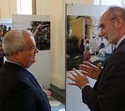 Arūno Baltėno fotografijų paroda &bdquo;Kataliki&scaron;kas liaudies pamaldumas Lietuvoje&ldquo; Vatikano universiteto bibliotekoje