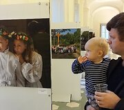 Arūno Baltėno fotografijų paroda &bdquo;Kataliki&scaron;kas liaudies pamaldumas Lietuvoje&ldquo; Vatikano universiteto bibliotekoje