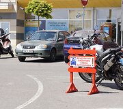 Autobusai nepravažiuoja dėl stovinčių automobilių