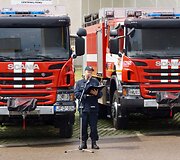 Ugniagesiams gelbėtojams perduotos naujos gaisrinės automobilinės cisternos ir lengvieji automobiliai