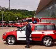 Ugniagesiams gelbėtojams perduotos naujos gaisrinės automobilinės cisternos ir lengvieji automobiliai