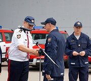 Ugniagesiams gelbėtojams perduotos naujos gaisrinės automobilinės cisternos ir lengvieji automobiliai