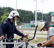 Ugniagesiams gelbėtojams perduotos naujos gaisrinės automobilinės cisternos ir lengvieji automobiliai