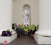 Folkloro ansamblių pasirodymas Katedros aik&scaron;tėje