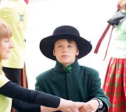 Folkloro ansamblių pasirodymas Katedros aik&scaron;tėje
