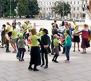 Folkloro ansamblių pasirodymas Katedros aik&scaron;tėje