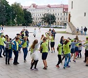 Folkloro ansamblių pasirodymas Katedros aik&scaron;tėje