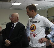 Iniciatyvinė para&scaron;ų prie&scaron; Baltarusijos AE rinkimo grupė VRK atstovams oficialiai įteikė surinktus piliečių para&scaron;us