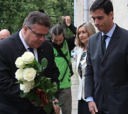 Užuojautų parei&scaron;kimas dėl i&scaron;puolio Nicoje prie Prancūzijos ambasados Vilniuje