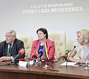 Žemės ūkio ministrės V.Baltraitienės ir Latvijos žemės ūkio ministro J.Duklavs spaudos konferencija