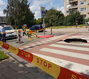 Vilniaus Taikos g. atsivėrė smegduobė