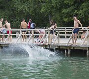 Vasari&scaron;ka kaitra prie Žaliųjų ežerų