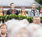 Atminimo valanda Naujosios Vilnios geležinkelio stoties memoriale